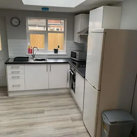 Town Centre Getaway Apartment Southport Exterior photo